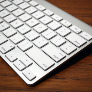 MAGIC KEYBOARD APPLE